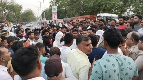Current flowed in 11 KV line even after shutdown, lineman died