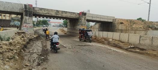 The construction of Nadrai railway underpass should be completed immediately