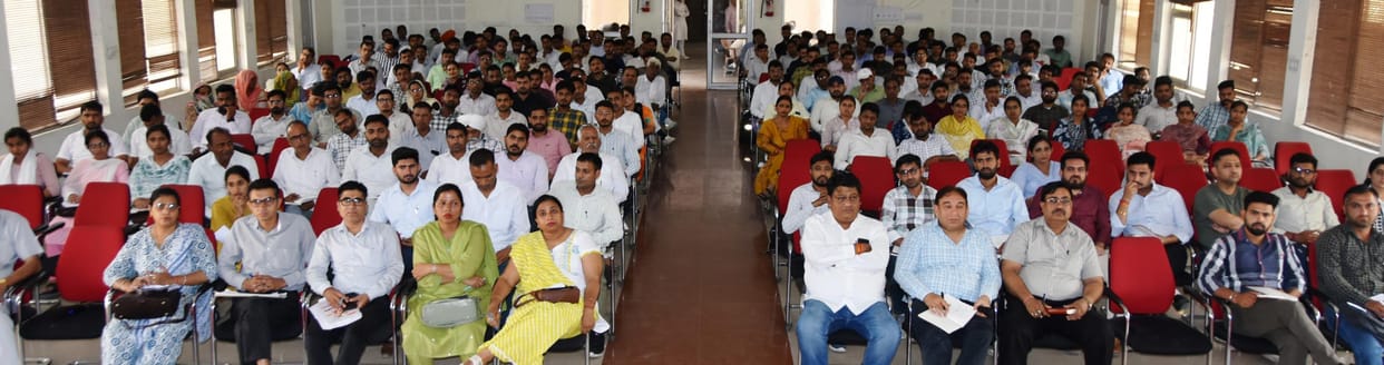 Make the cleanliness campaign a mass movement with people's participation: Subhash Chandra