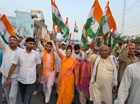 MLA Krishna Gehlawat paid tribute to the bravery of the army in the Tricolor Yatra.