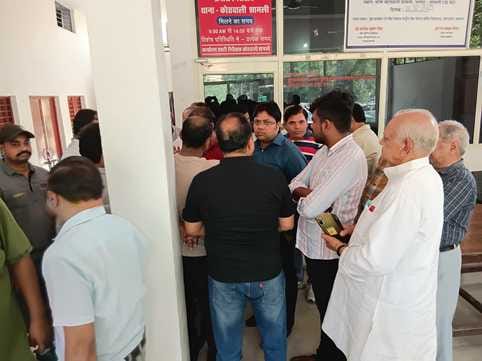 Mobile phone trader again receives threatening letter, panicked