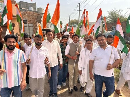 BJP workers took out a tricolor march in honor of the army