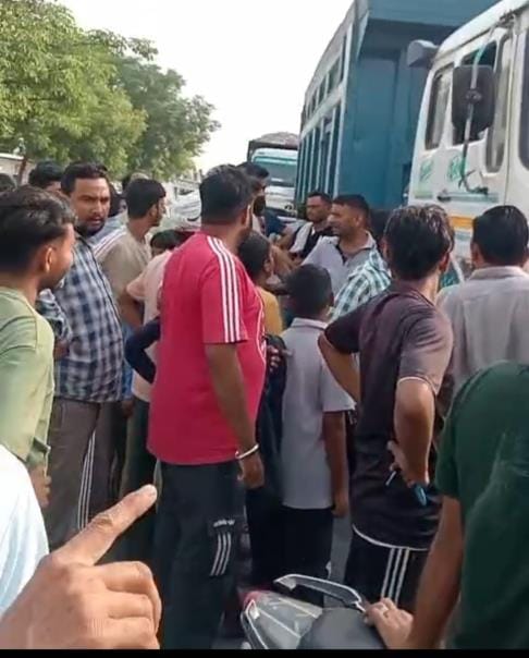 Dumper hits school bus, children scream and cry
