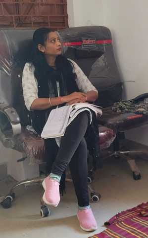Sehore news: Lokayukta police caught woman officer of health department taking bribe of 6 thousand