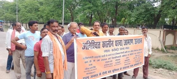 Bus operators submitted a memorandum to the Naib Tehsildar