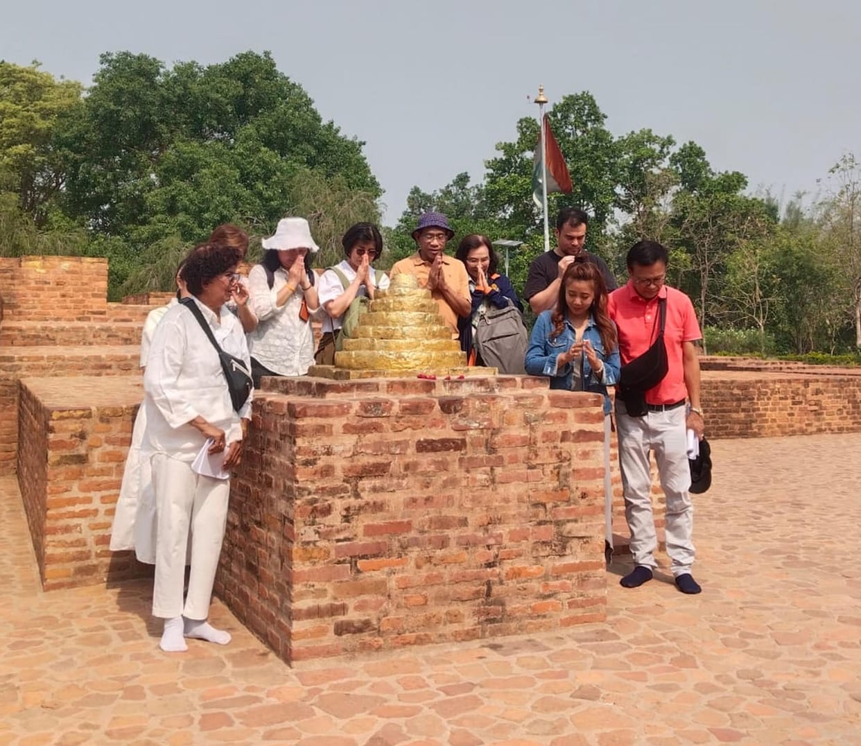 The followers who reached Gandhukuti from Thailand prayed