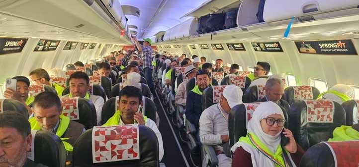 240 Hajj pilgrims reached Madina Munawara by air service