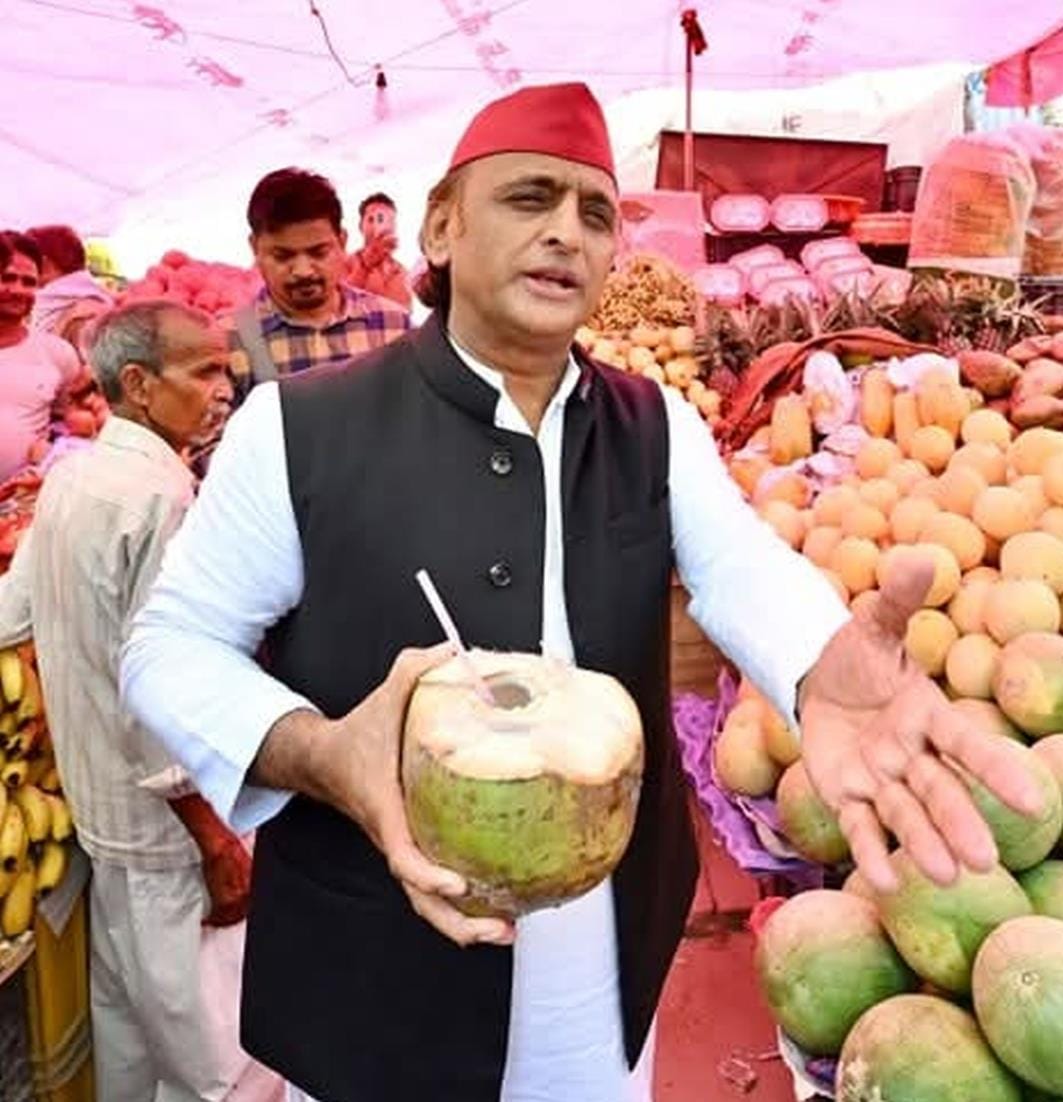 Those who have changed sides will not be able to win again: Akhilesh