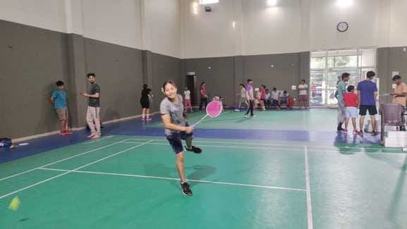 17 players took lead in the second round of badminton