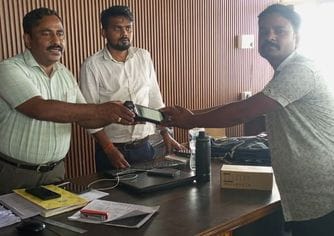 Now businessmen will sell fertilizers through state-of-the-art POS machines