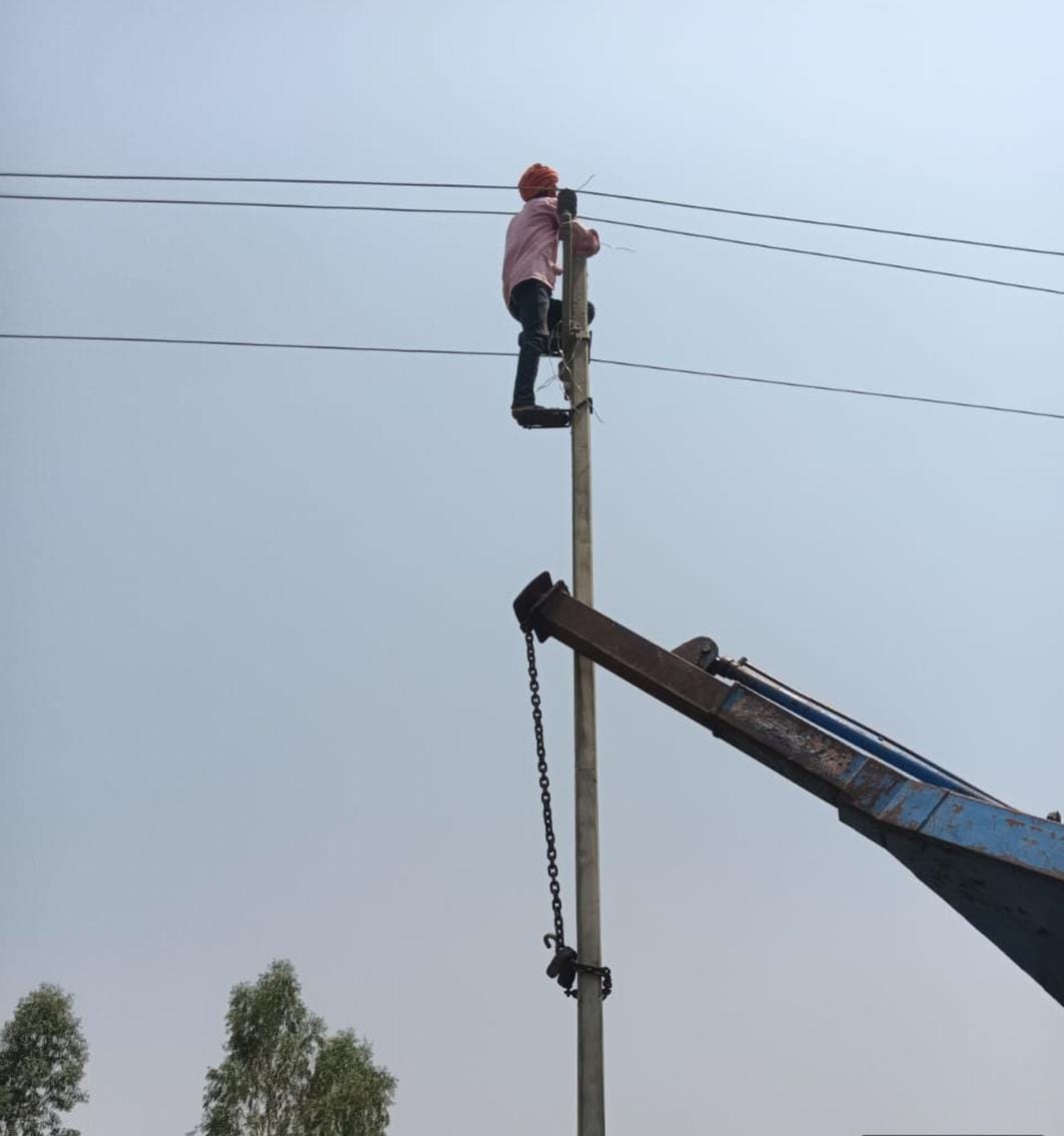 Wire broken, electricity cut off for 27 hours