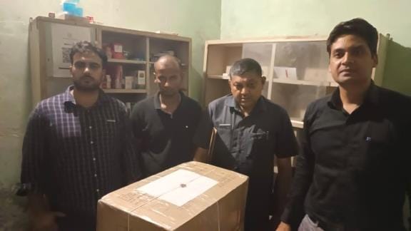 d farma student open medical store caught