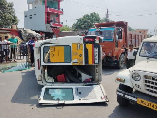Uncontrolled ambulance overturned during overtaking