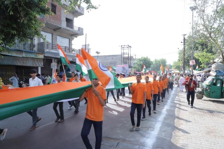 Tiranga Yatra taken out in honor of the army, Bharat Mata ki Jai reverberated