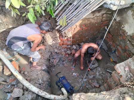30 year old pipeline leakage, water getting wasted during supply