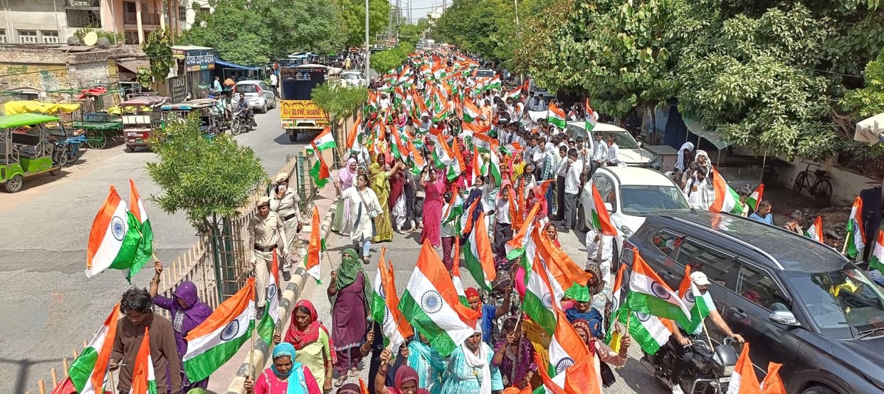 Tiranga Yatra was taken out in honor of Indian Army