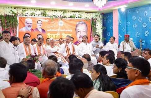 भाजपा नेताओं ने पीएम मोदी की मां के अपमान पर कांग्रेस पर बोला हमला।