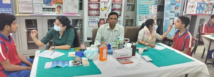 575 students' teeth were examined in a camp organized at Geeta Niketan