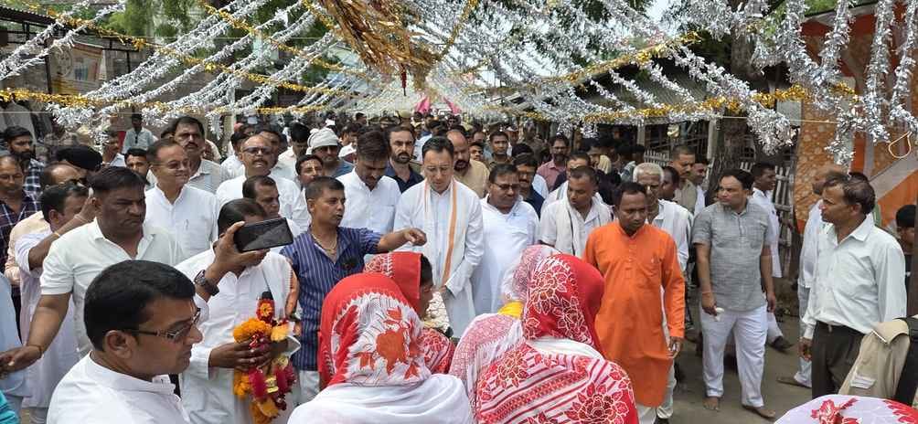 Caste certificates are not being issued, standards ignored in flood rescue work