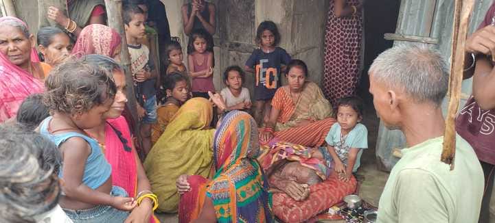 घटना के बाद रोते बिलखते परिजन