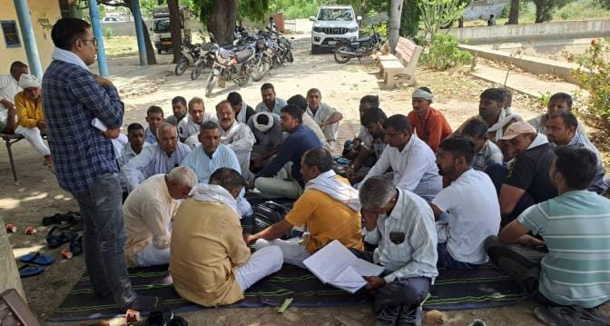 Organizing the executive meeting of Bawanikheda