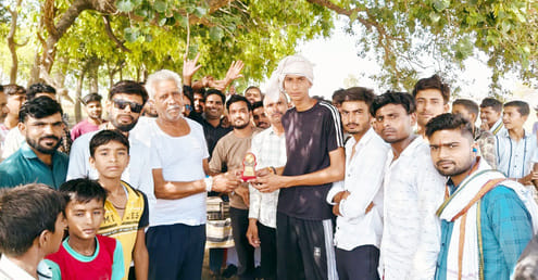 Ranpuriya's team defeated Kariamai by 76 runs