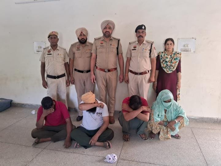 Four people including a woman arrested with 100 grams of heroin