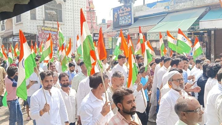 Huge crowd gathered in Tiranga Yatra