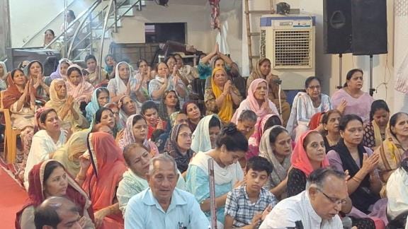 Kirtan and tapasya are essential for peace of mind: Dr. Divyanand Maharaj
