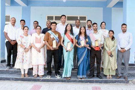 Shruti Jaswal became Miss and Gurpreet Singh became Mr. Farewell
