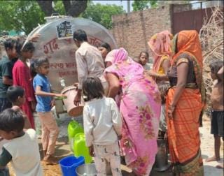 Drinking water crisis in the city, water is being distributed through tankers