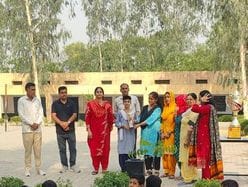 Ishani won gold in district level carrom competition