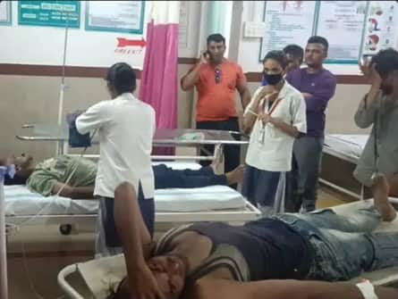 अस्पताल में मौजूद परिजन