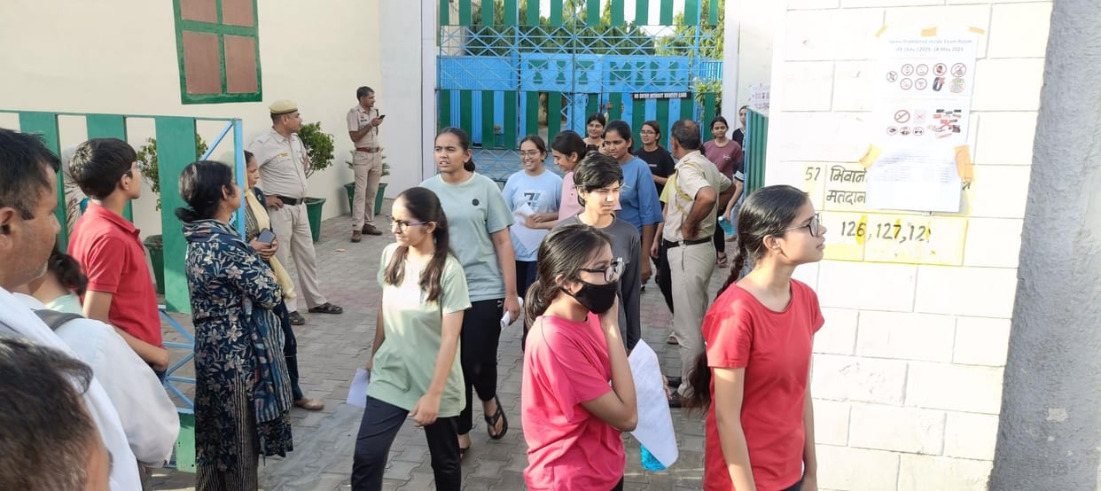 136 students appeared for JEE Advanced amid tight security