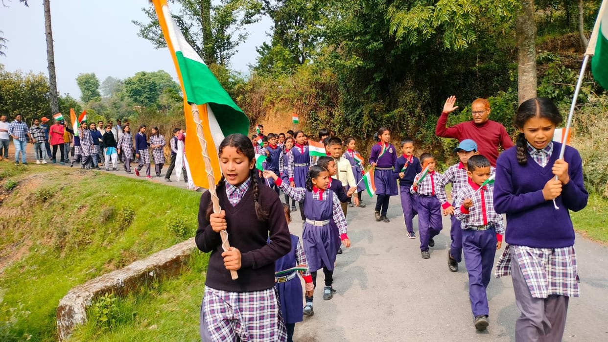 Students took out Tiranga Shaurya Yatra