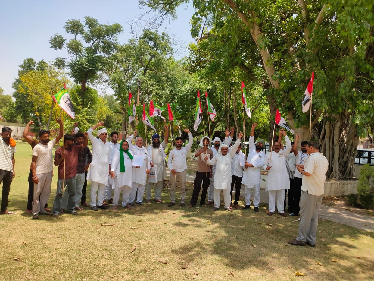 Farmers staged a protest alleging embezzlement in compensation distribution