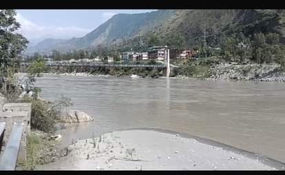 Himachal: The Sutlej River, which has lost its natural form, is ringing alarm bells, impacting the ecology.