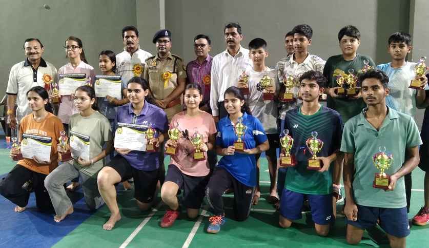 Vian, Akshat, Siddhi, Sanskriti became winners in badminton