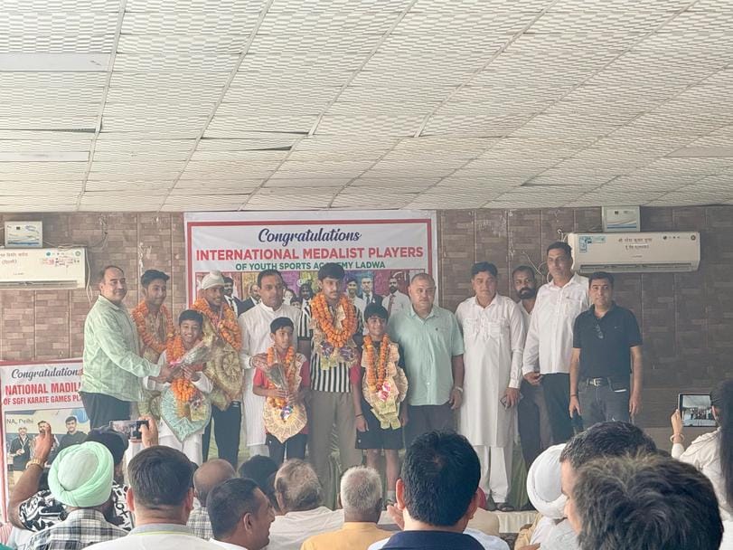 Sukhraj and Garvit won gold medals in Karate competition