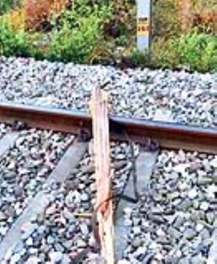 Conspiracy to overturn Rajdhani and Kathgodam Express trains