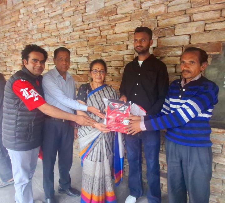 T-shirts distributed to rickshaw and horse drivers