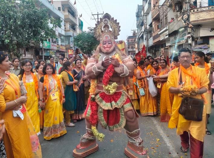 Procession of idols of gods riding on chariots