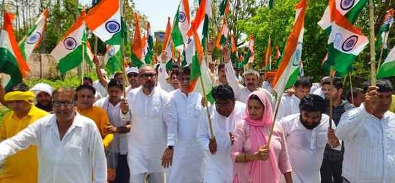 Tiranga Yatra taken out in honor of Indian Army