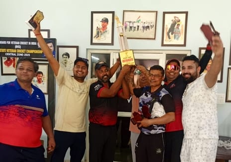 Direwolves XI won the VVIP Season Sun Cup