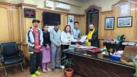 Youth Congress Kinnaur sent a memorandum to the Governor through the Deputy Commissioner