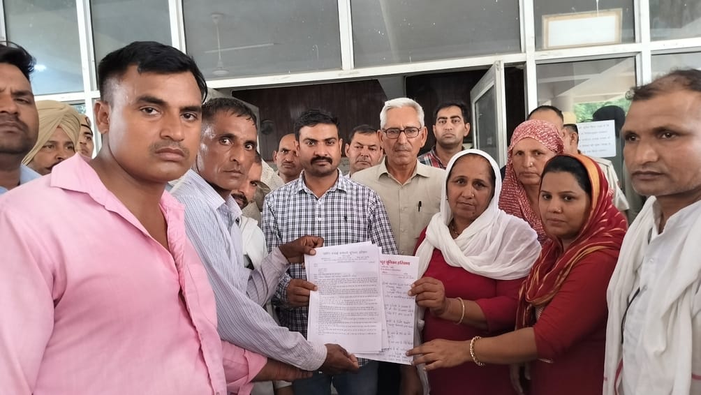 Employees raised their voice for a salary of Rs 26,000