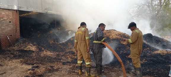 Fire in particle board factory in Manjhra causes loss of millions