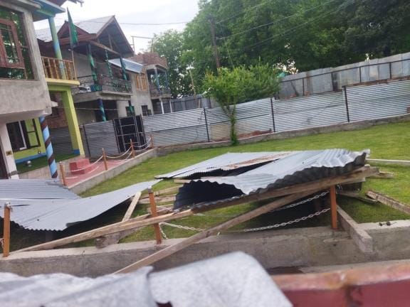 Roofs flew away in the storm, a tree fell on a girl, causing her death