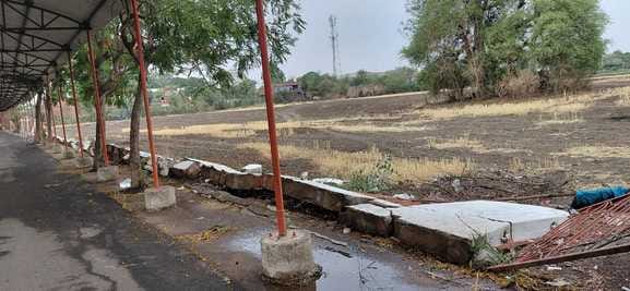 आंधी तूफान से मंदिर को हुआ नुकसान