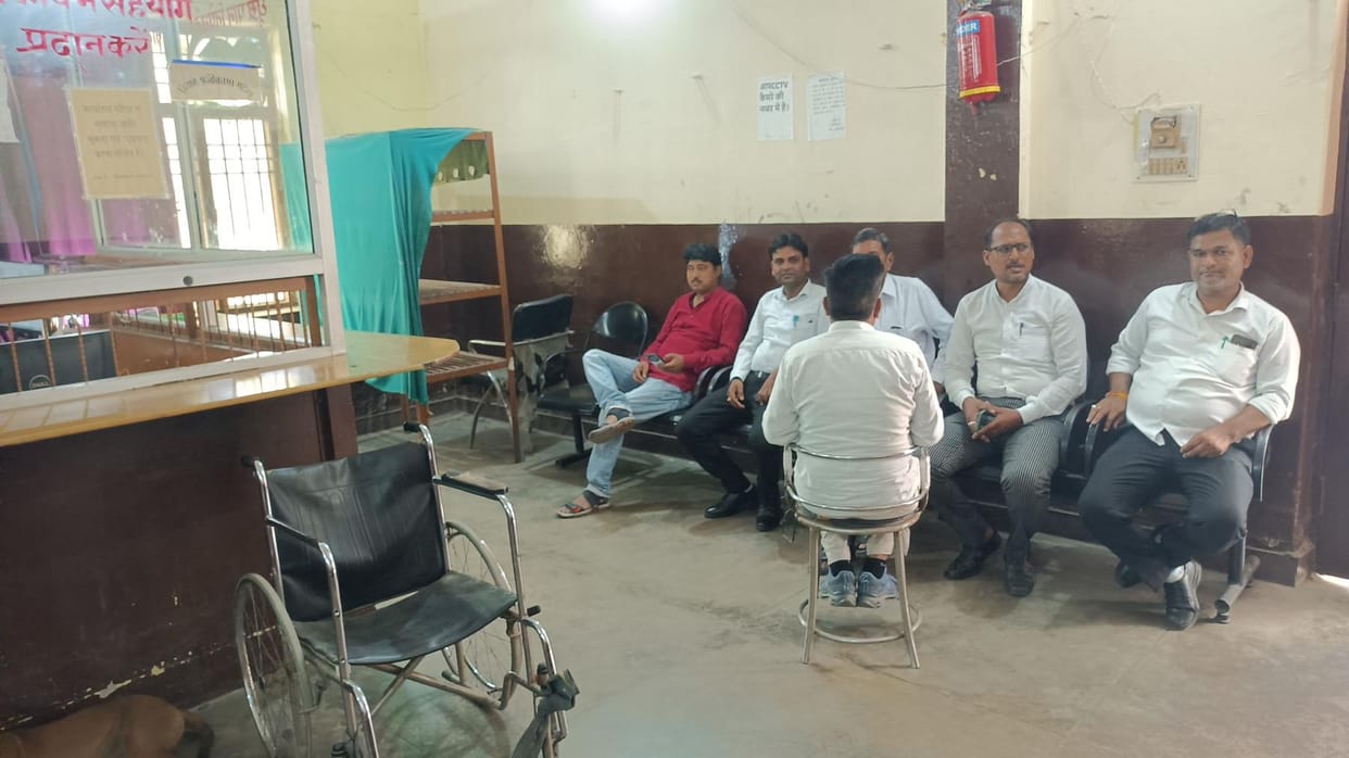 Lawyers surrounded all the registry offices, work of registration stopped